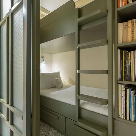Plano Apartment *